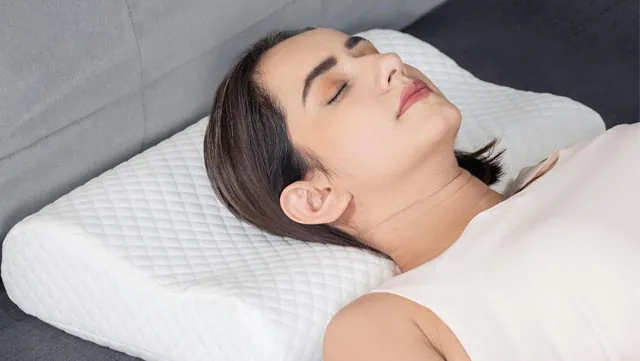 Neck latex pillow for pain relief support